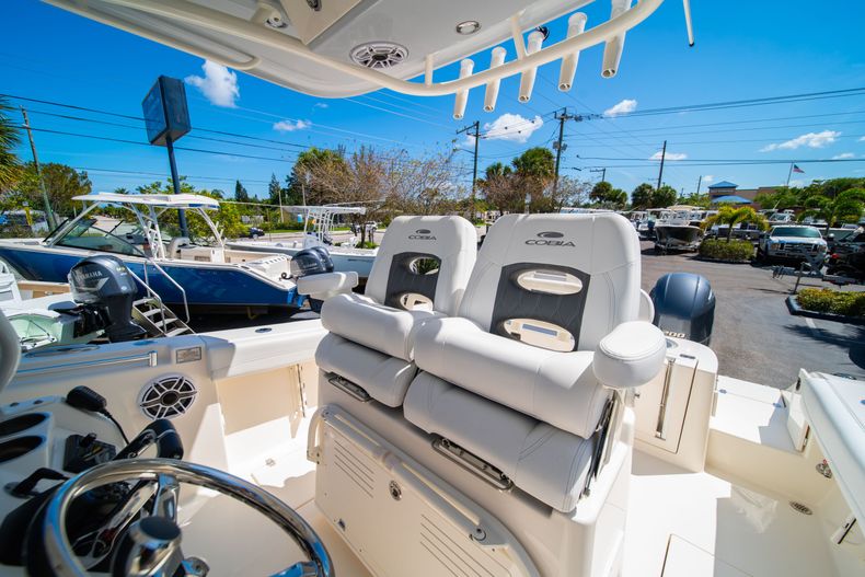Thumbnail 32 for New 2020 Cobia 280 CC Center Console boat for sale in West Palm Beach, FL
