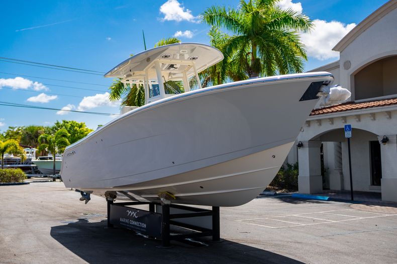 Thumbnail 1 for New 2020 Cobia 280 CC Center Console boat for sale in West Palm Beach, FL