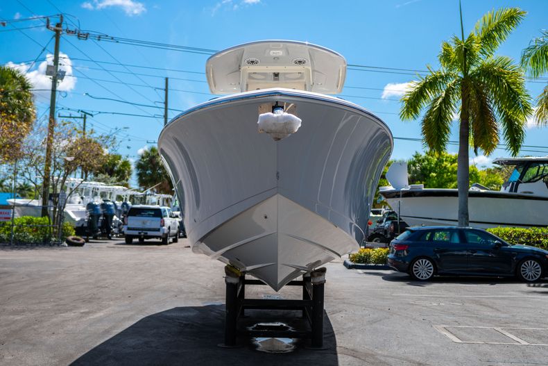 Thumbnail 2 for New 2020 Cobia 280 CC Center Console boat for sale in West Palm Beach, FL