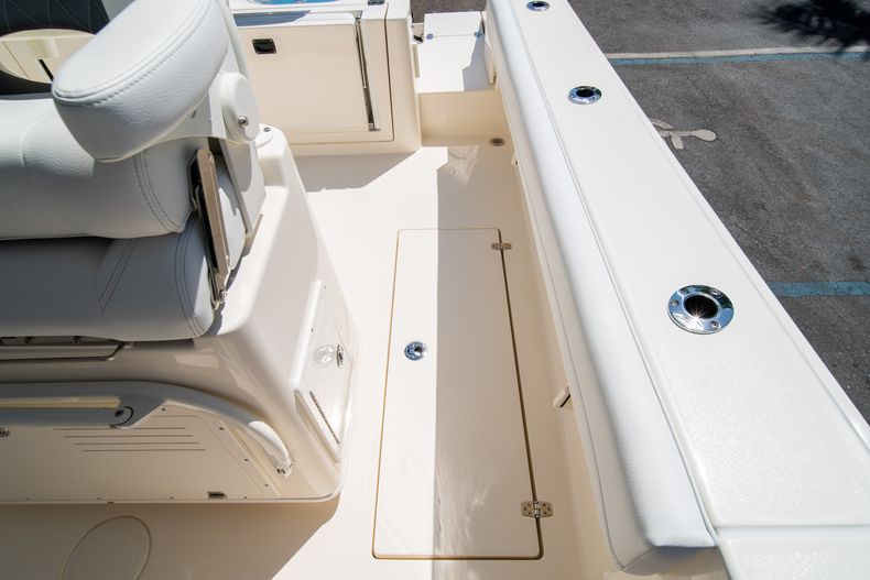 Thumbnail 22 for New 2020 Cobia 280 CC Center Console boat for sale in West Palm Beach, FL