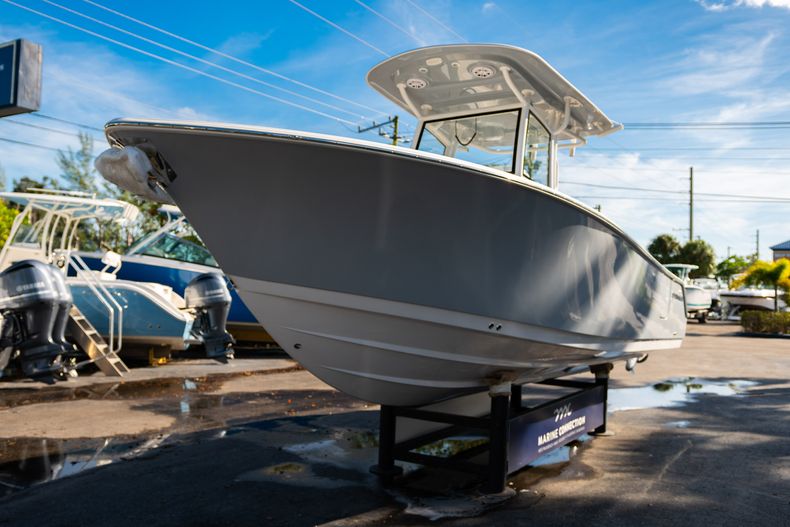 Thumbnail 3 for New 2020 Sportsman Open 252 Center Console boat for sale in West Palm Beach, FL