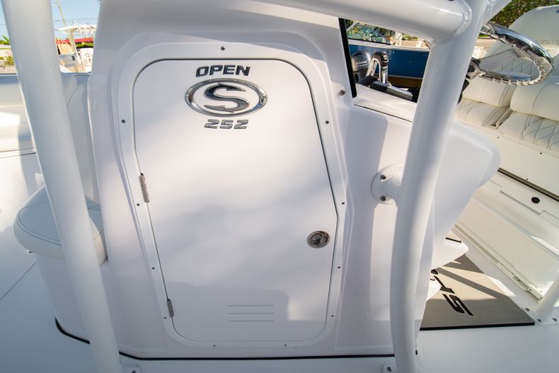 Thumbnail 39 for New 2020 Sportsman Open 252 Center Console boat for sale in West Palm Beach, FL
