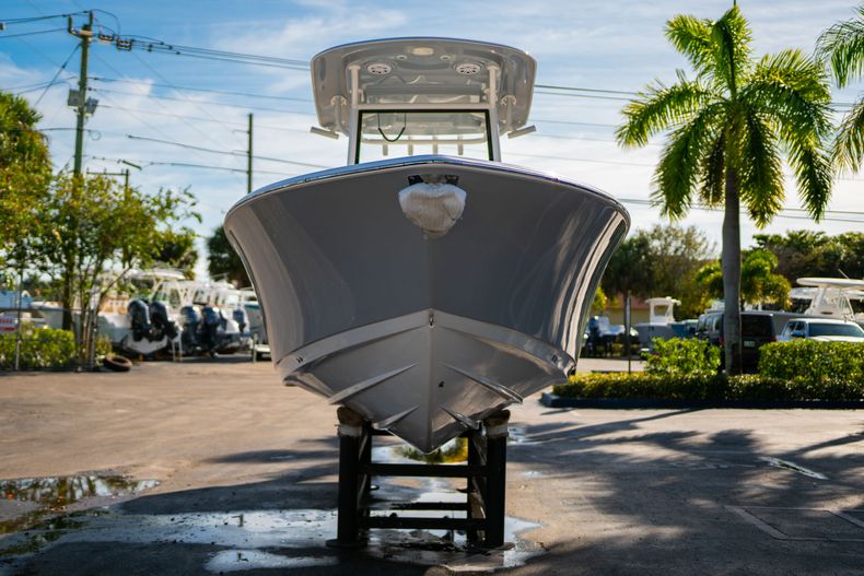 Thumbnail 2 for New 2020 Sportsman Open 252 Center Console boat for sale in West Palm Beach, FL
