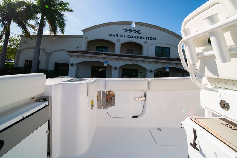 Thumbnail 24 for New 2020 Sportsman Open 252 Center Console boat for sale in West Palm Beach, FL