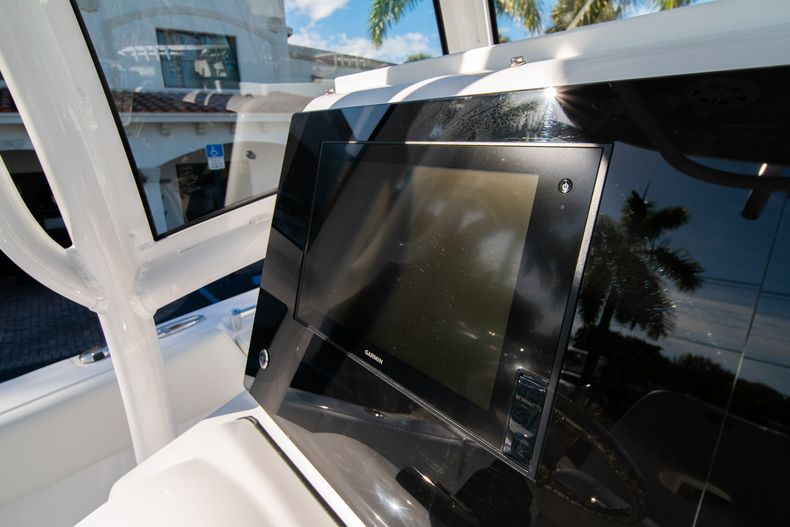 Thumbnail 31 for New 2020 Sportsman Open 252 Center Console boat for sale in West Palm Beach, FL