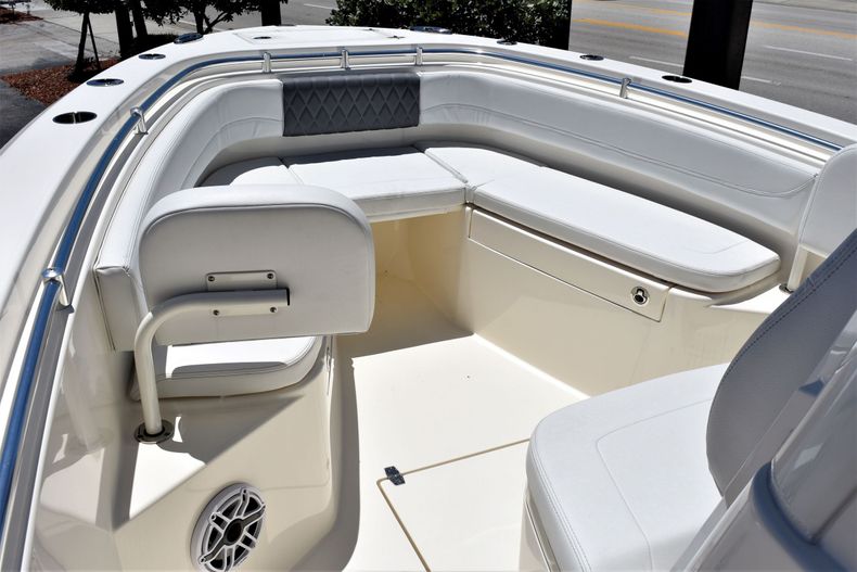 Thumbnail 14 for New 2020 Cobia 262 CC Center Console boat for sale in West Palm Beach, FL