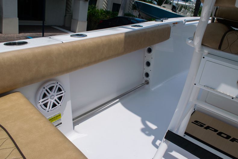 Thumbnail 17 for New 2020 Sportsman Heritage 211 Center Console boat for sale in West Palm Beach, FL