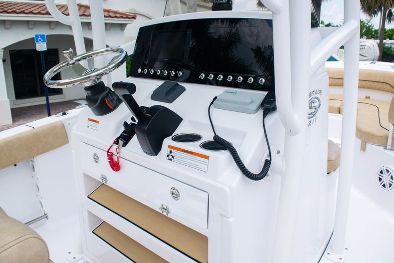 Thumbnail 23 for New 2020 Sportsman Heritage 211 Center Console boat for sale in West Palm Beach, FL