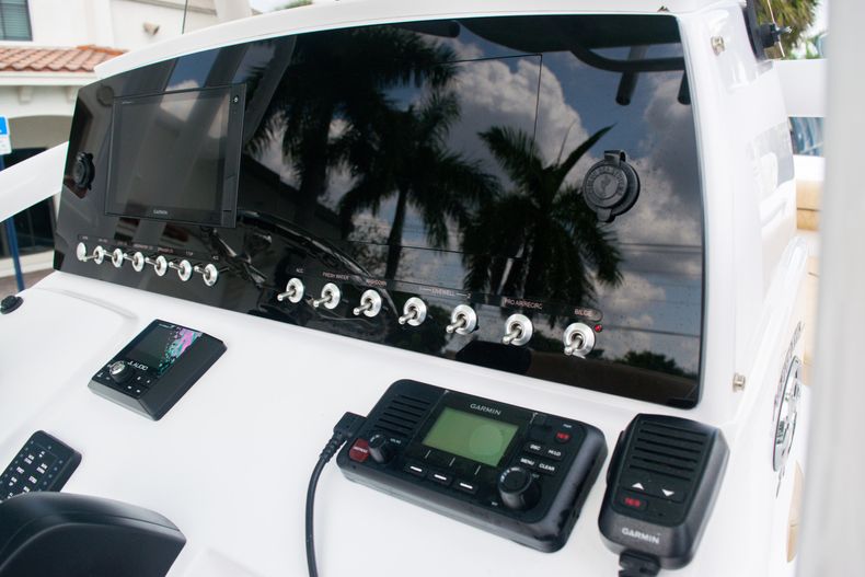 Thumbnail 25 for New 2020 Sportsman Heritage 211 Center Console boat for sale in West Palm Beach, FL
