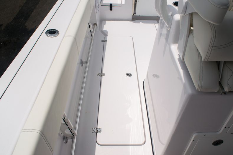 Thumbnail 15 for New 2020 Sportsman Open 312 Center Console boat for sale in West Palm Beach, FL