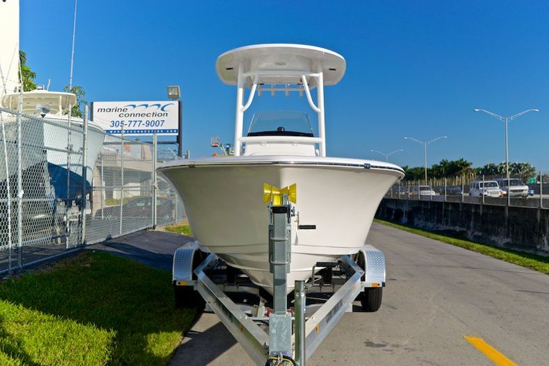 Thumbnail 5 for New 2015 Sportsman Heritage 211 Center Console boat for sale in Miami, FL