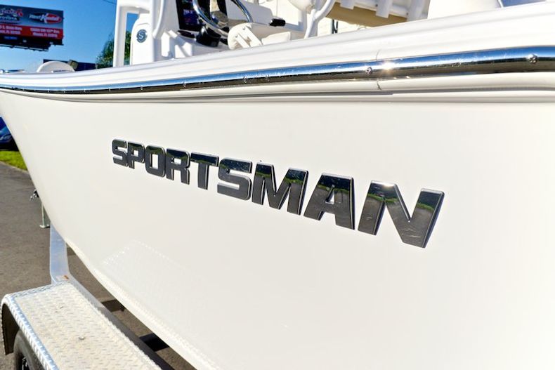 Thumbnail 7 for New 2015 Sportsman Heritage 211 Center Console boat for sale in Miami, FL