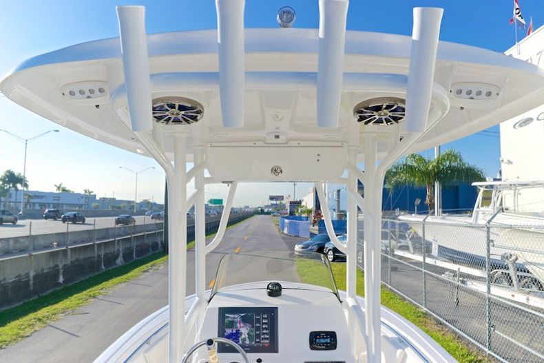 Thumbnail 17 for New 2015 Sportsman Heritage 211 Center Console boat for sale in Miami, FL