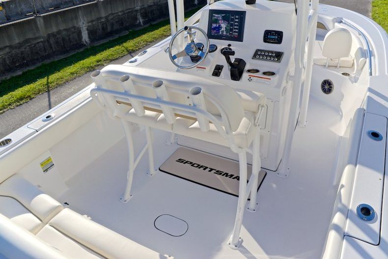 Thumbnail 20 for New 2015 Sportsman Heritage 211 Center Console boat for sale in Miami, FL