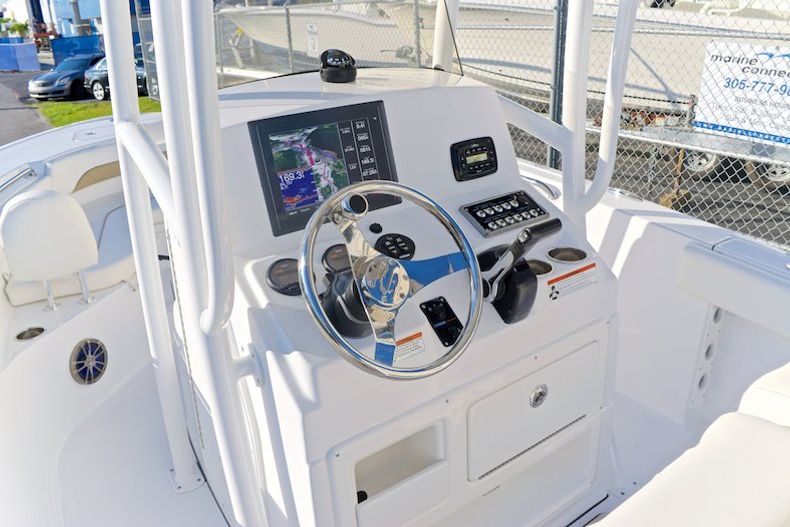 Thumbnail 36 for New 2015 Sportsman Heritage 211 Center Console boat for sale in Miami, FL
