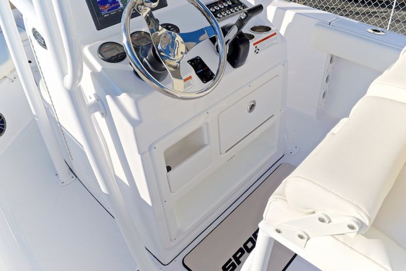 Thumbnail 37 for New 2015 Sportsman Heritage 211 Center Console boat for sale in Miami, FL