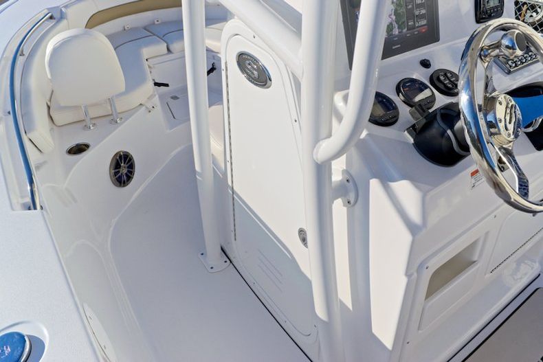 Thumbnail 47 for New 2015 Sportsman Heritage 211 Center Console boat for sale in Miami, FL