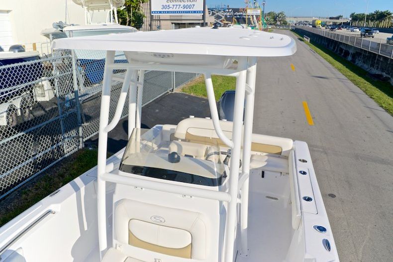 Thumbnail 62 for New 2015 Sportsman Heritage 211 Center Console boat for sale in Miami, FL