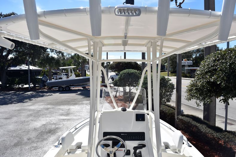 Thumbnail 10 for New 2020 Pathfinder 2200 TRS boat for sale in Vero Beach, FL