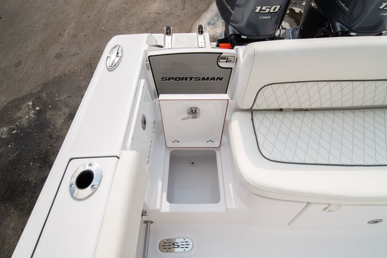 Thumbnail 12 for New 2020 Sportsman Heritage 251 Center Console boat for sale in West Palm Beach, FL