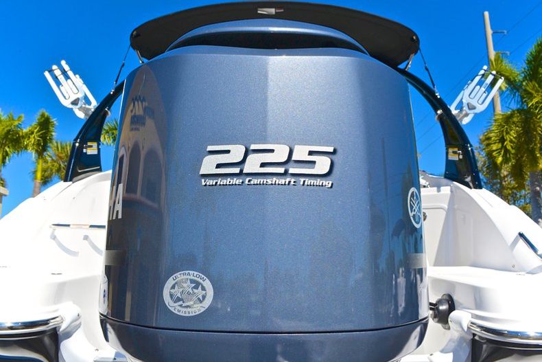 Thumbnail 24 for New 2013 Hurricane SunDeck SD 2200 DC Xtreme OB boat for sale in West Palm Beach, FL