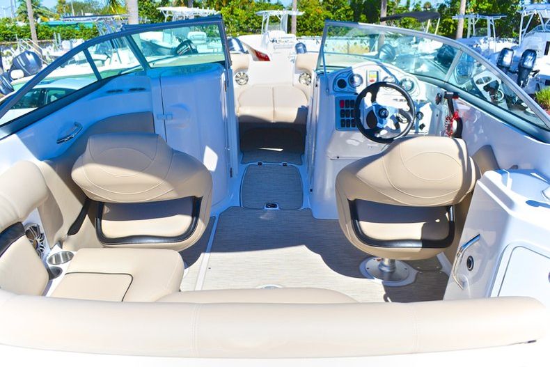 Thumbnail 34 for New 2013 Hurricane SunDeck SD 2200 DC Xtreme OB boat for sale in West Palm Beach, FL