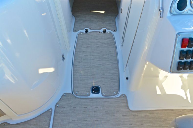Thumbnail 66 for New 2013 Hurricane SunDeck SD 2200 DC Xtreme OB boat for sale in West Palm Beach, FL
