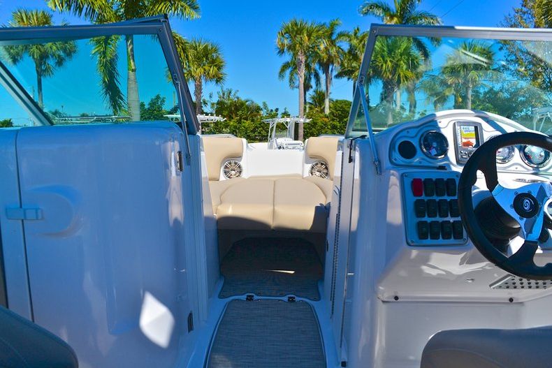 Thumbnail 73 for New 2013 Hurricane SunDeck SD 2200 DC Xtreme OB boat for sale in West Palm Beach, FL