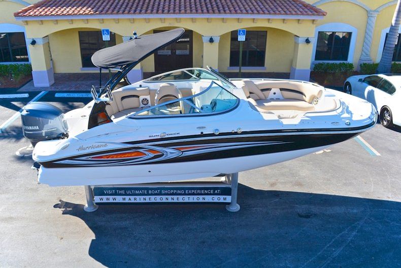 Thumbnail 100 for New 2013 Hurricane SunDeck SD 2200 DC Xtreme OB boat for sale in West Palm Beach, FL