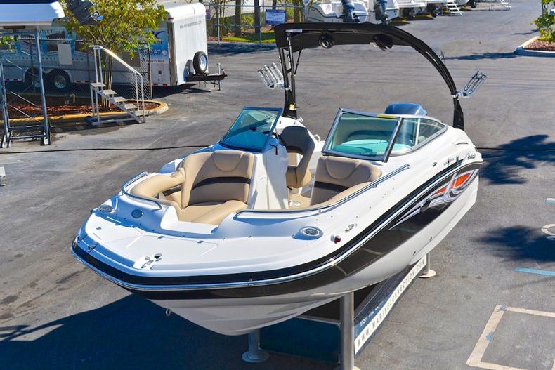 Thumbnail 103 for New 2013 Hurricane SunDeck SD 2200 DC Xtreme OB boat for sale in West Palm Beach, FL