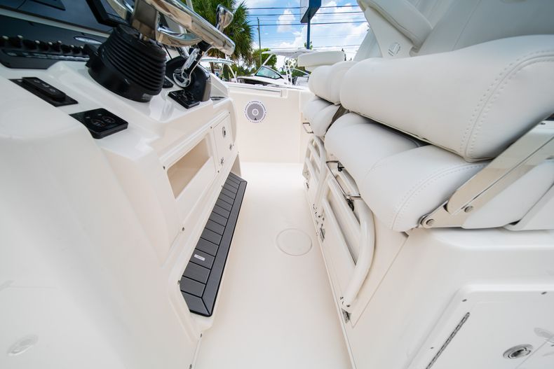 Thumbnail 32 for New 2019 Cobia 301 CC Center Console boat for sale in Islamorada, FL