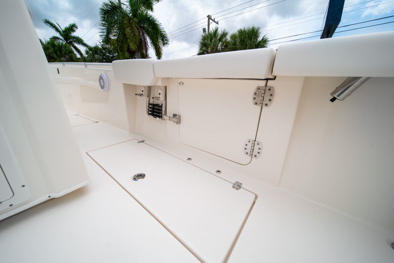 Thumbnail 16 for New 2019 Cobia 301 CC Center Console boat for sale in Islamorada, FL