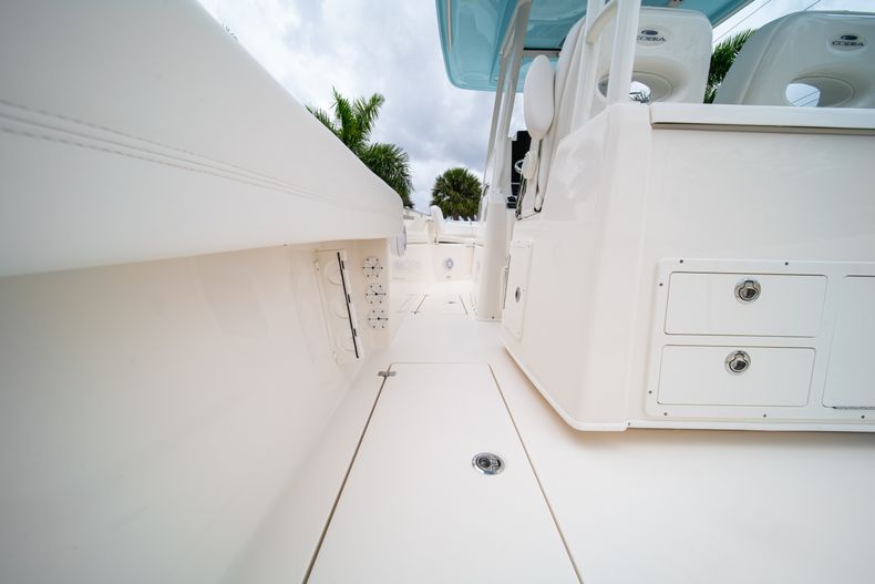 Thumbnail 23 for New 2019 Cobia 301 CC Center Console boat for sale in Islamorada, FL