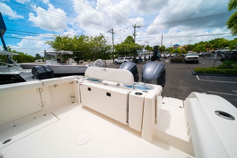 Thumbnail 11 for New 2019 Cobia 301 CC Center Console boat for sale in Islamorada, FL