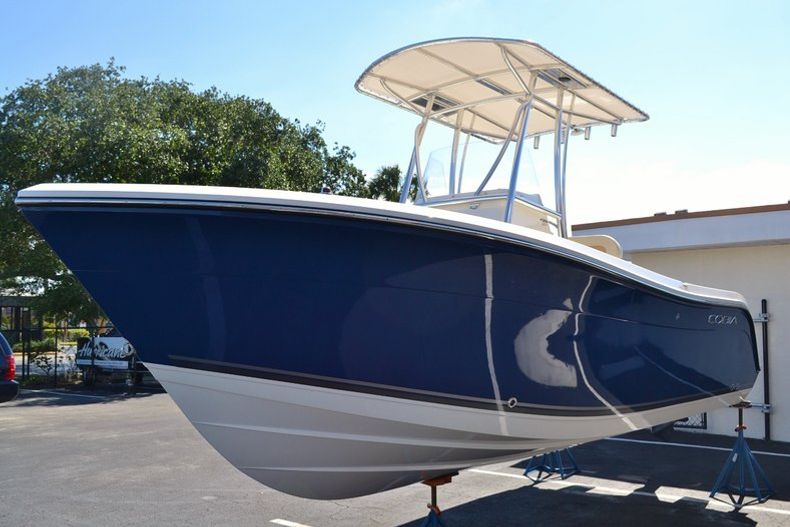 Thumbnail 4 for New 2014 Cobia 217 Center Console boat for sale in Vero Beach, FL