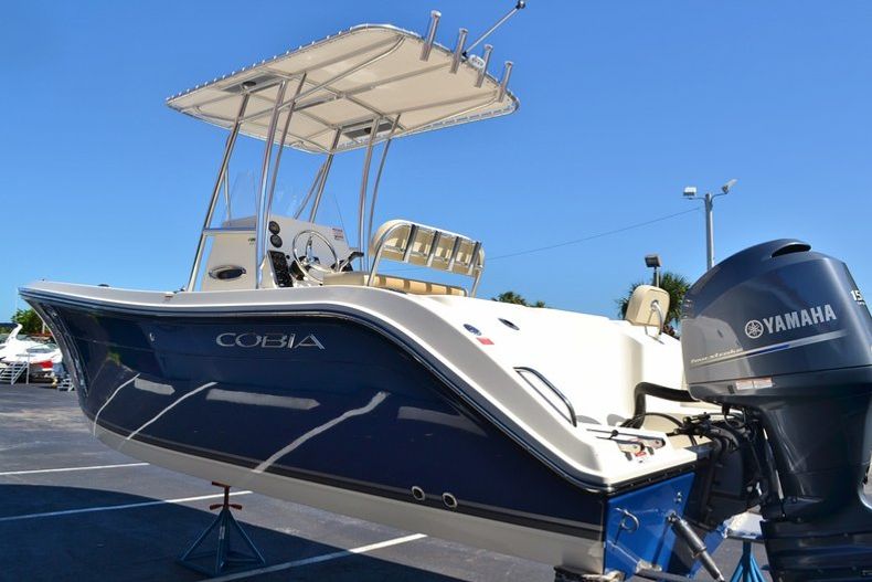 Thumbnail 5 for New 2014 Cobia 217 Center Console boat for sale in Vero Beach, FL