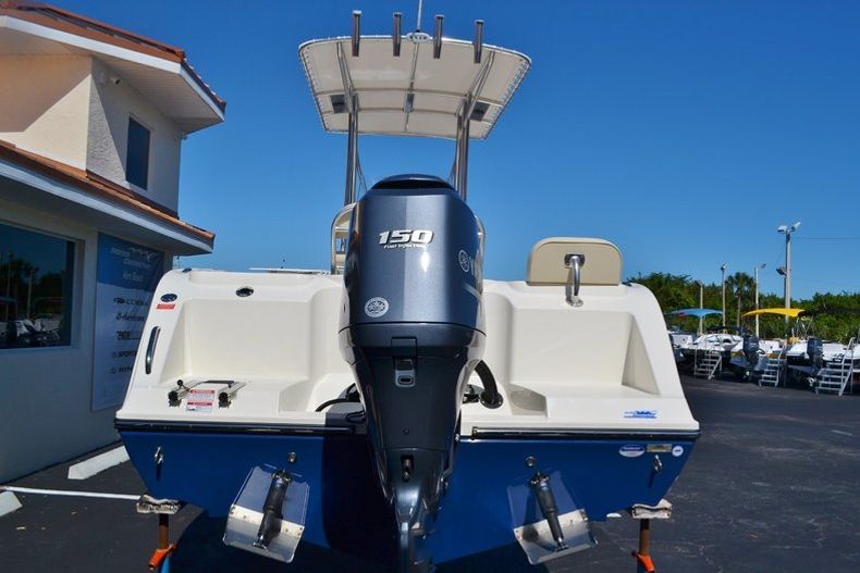 Thumbnail 6 for New 2014 Cobia 217 Center Console boat for sale in Vero Beach, FL
