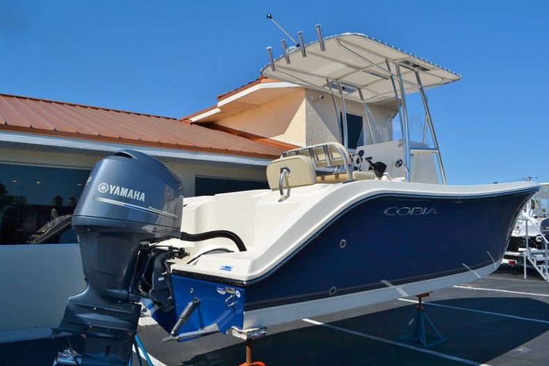 Thumbnail 9 for New 2014 Cobia 217 Center Console boat for sale in Vero Beach, FL