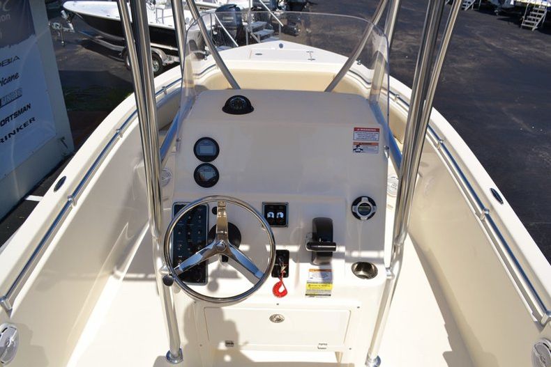 Thumbnail 13 for New 2014 Cobia 217 Center Console boat for sale in Vero Beach, FL
