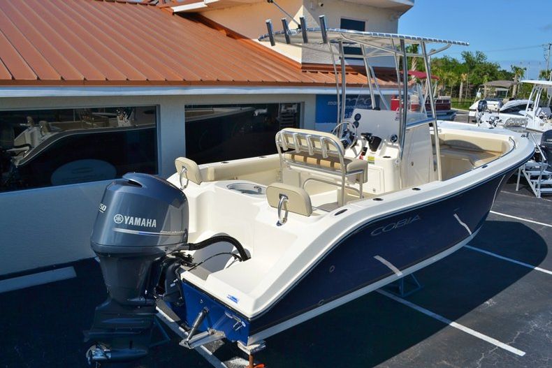 Thumbnail 33 for New 2014 Cobia 217 Center Console boat for sale in Vero Beach, FL