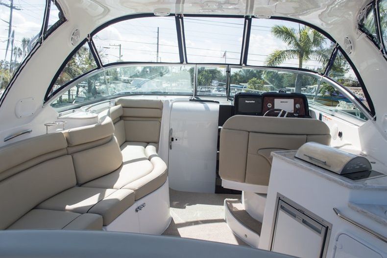Thumbnail 12 for New 2015 Rinker 310 EC Express Cruiser boat for sale in West Palm Beach, FL