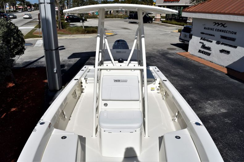 Thumbnail 12 for New 2020 Pathfinder 2200 TRS boat for sale in Vero Beach, FL