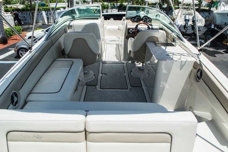Thumbnail 10 for Used 2009 Sea Ray 280 Sundeck boat for sale in West Palm Beach, FL