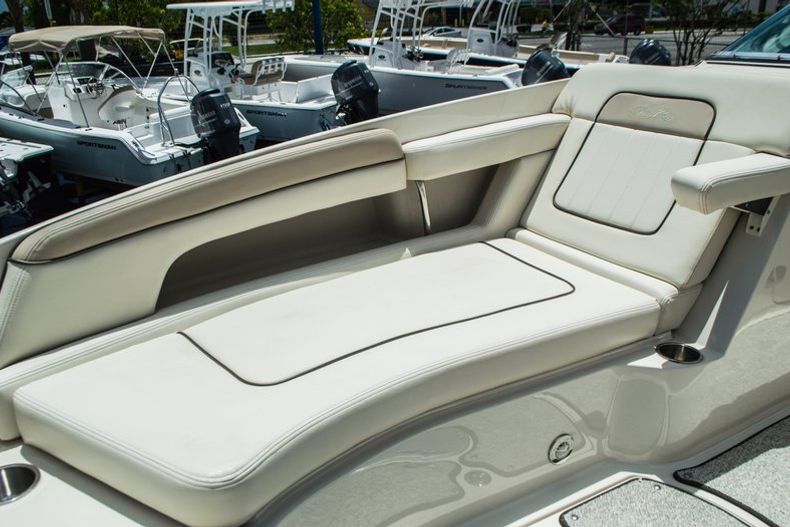 Thumbnail 19 for Used 2009 Sea Ray 280 Sundeck boat for sale in West Palm Beach, FL