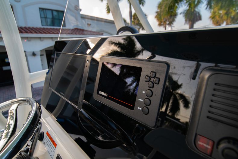 Thumbnail 21 for New 2020 Cobia 220 CC Center Console boat for sale in West Palm Beach, FL