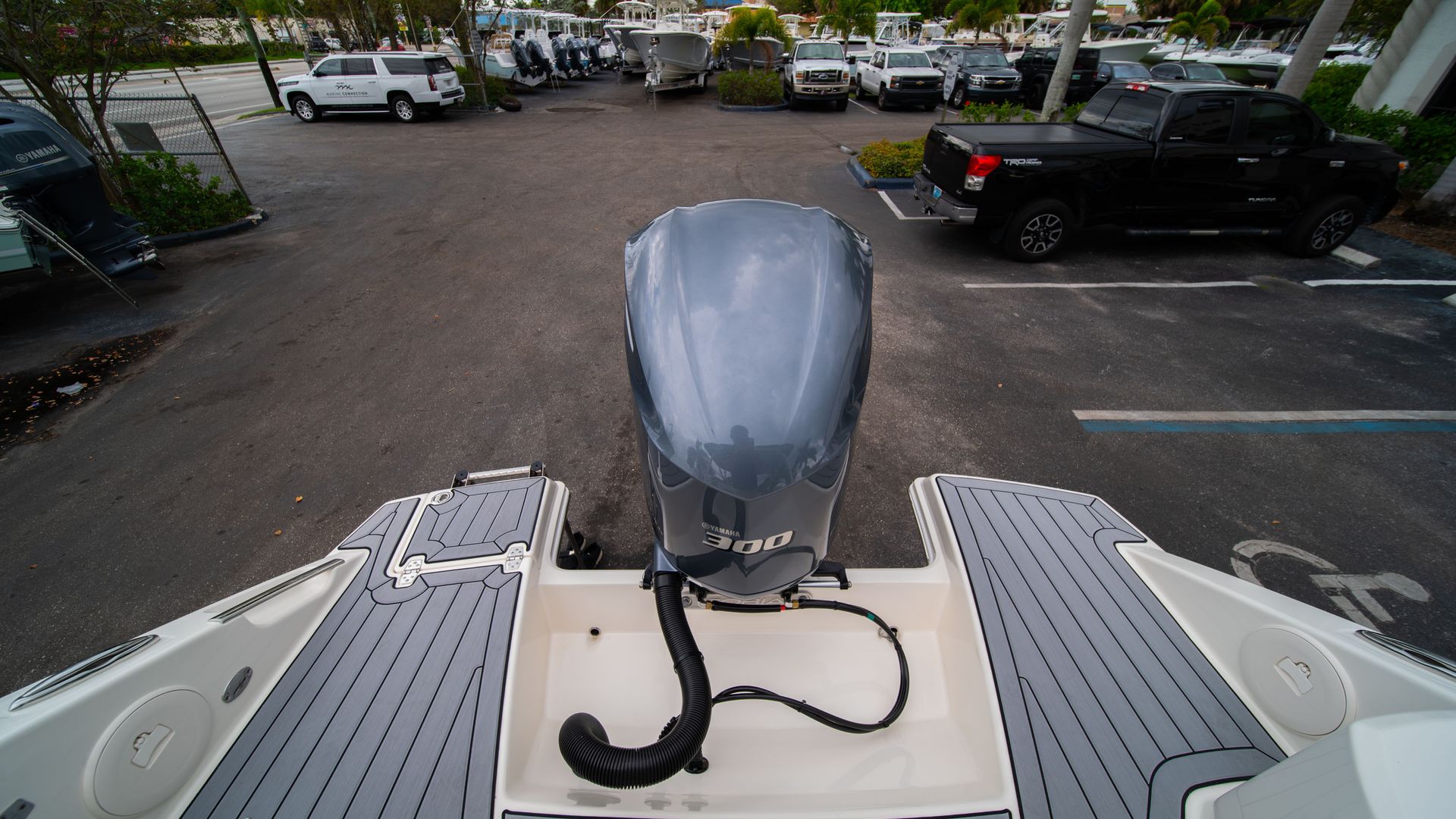 Used 2020 Cobia 240 DC #E023 image 10