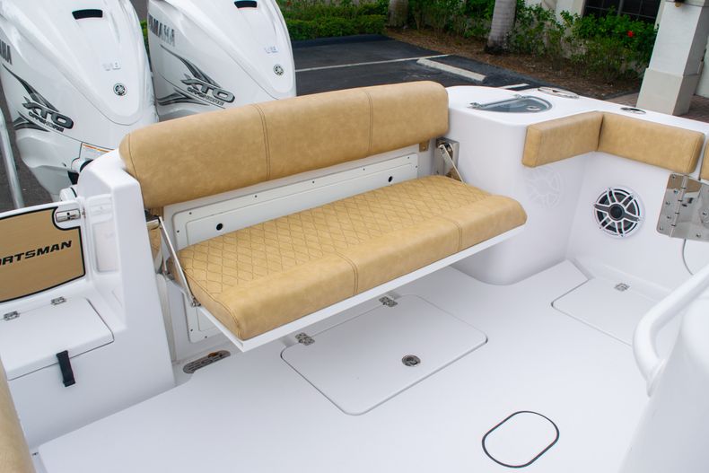 Thumbnail 11 for New 2020 Sportsman Open 312 Center Console boat for sale in West Palm Beach, FL