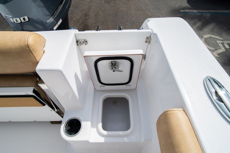 Thumbnail 15 for New 2020 Sportsman Open 242 Center Console boat for sale in West Palm Beach, FL