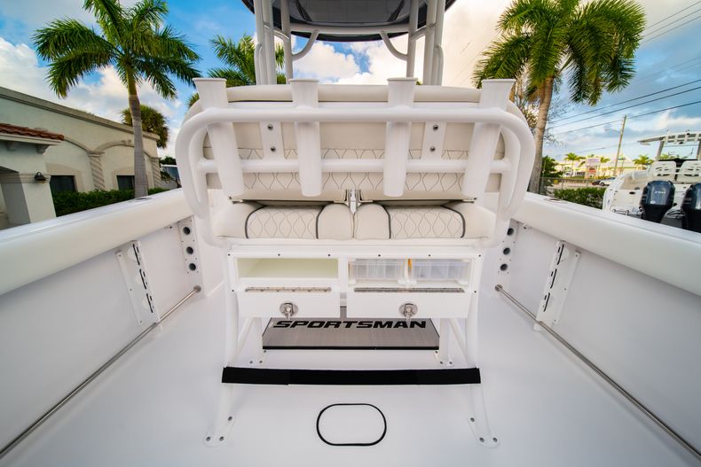Thumbnail 16 for New 2020 Sportsman Heritage 231 Center Console boat for sale in West Palm Beach, FL