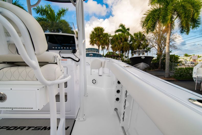 Thumbnail 14 for New 2020 Sportsman Heritage 231 Center Console boat for sale in West Palm Beach, FL